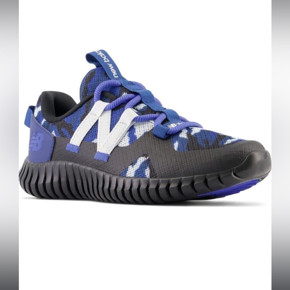 Boy's Shoes New Balance Kids Playgruv v2 Bungee (Little Kid) size 10.5 wide EUC - Picture 1 of 9